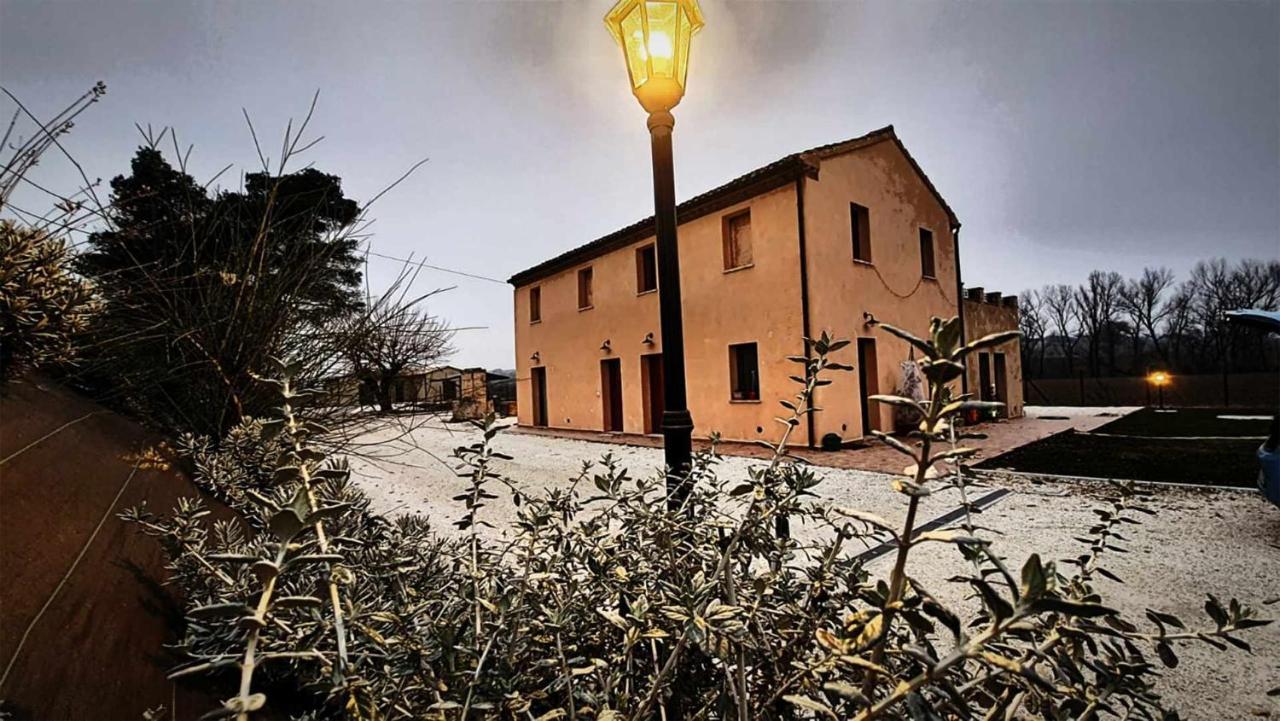 Casa Montefiore 13 Girasoli Lt Nella Tranquilla Campagna Marchigiana อังโกนา ภายนอก รูปภาพ