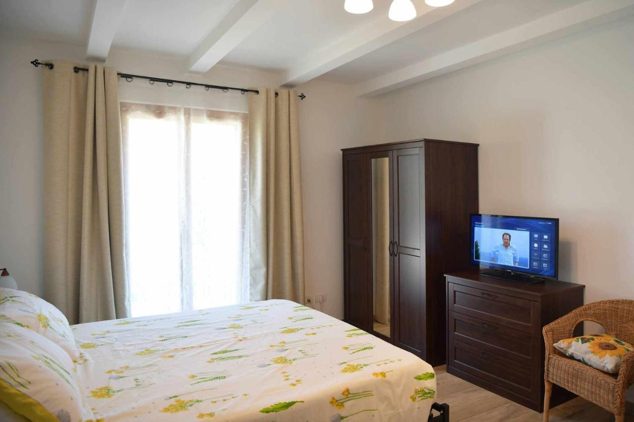 Casa Montefiore 13 Girasoli Lt Nella Tranquilla Campagna Marchigiana อังโกนา ภายนอก รูปภาพ