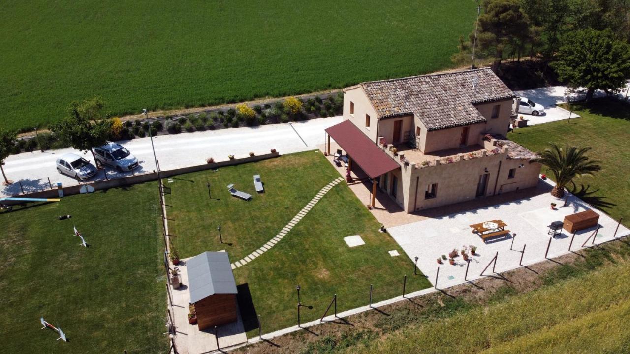 Casa Montefiore 13 Girasoli Lt Nella Tranquilla Campagna Marchigiana อังโกนา ภายนอก รูปภาพ