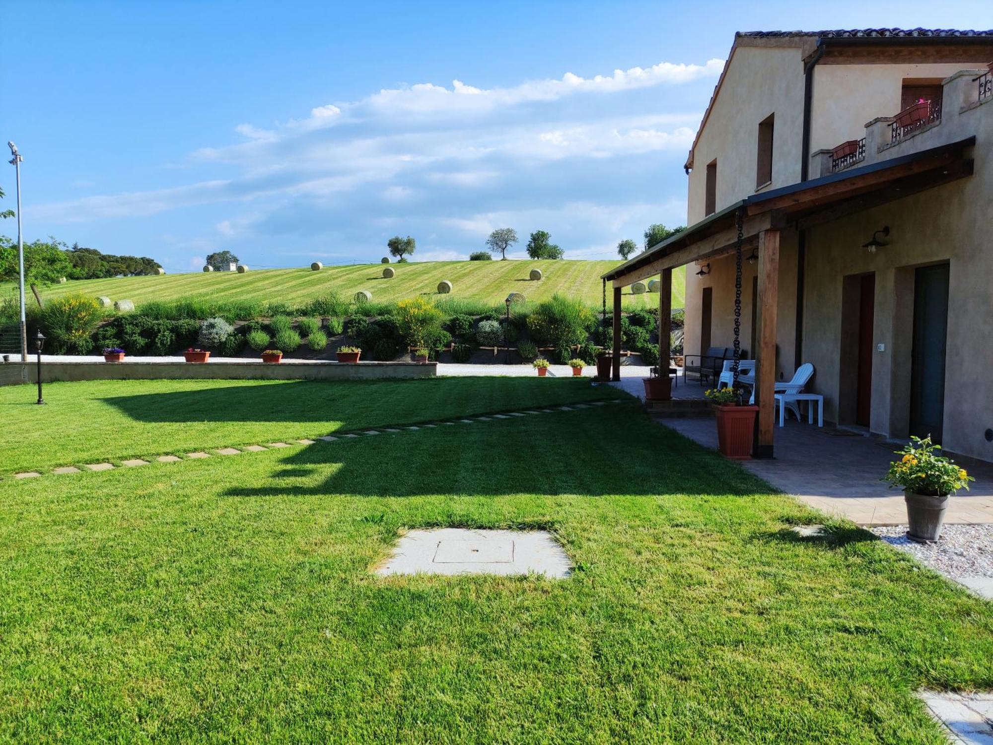 Casa Montefiore 13 Girasoli Lt Nella Tranquilla Campagna Marchigiana อังโกนา ภายนอก รูปภาพ